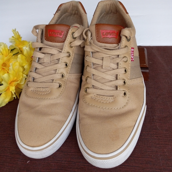 Levi's Shoes - Picture 3 of 7